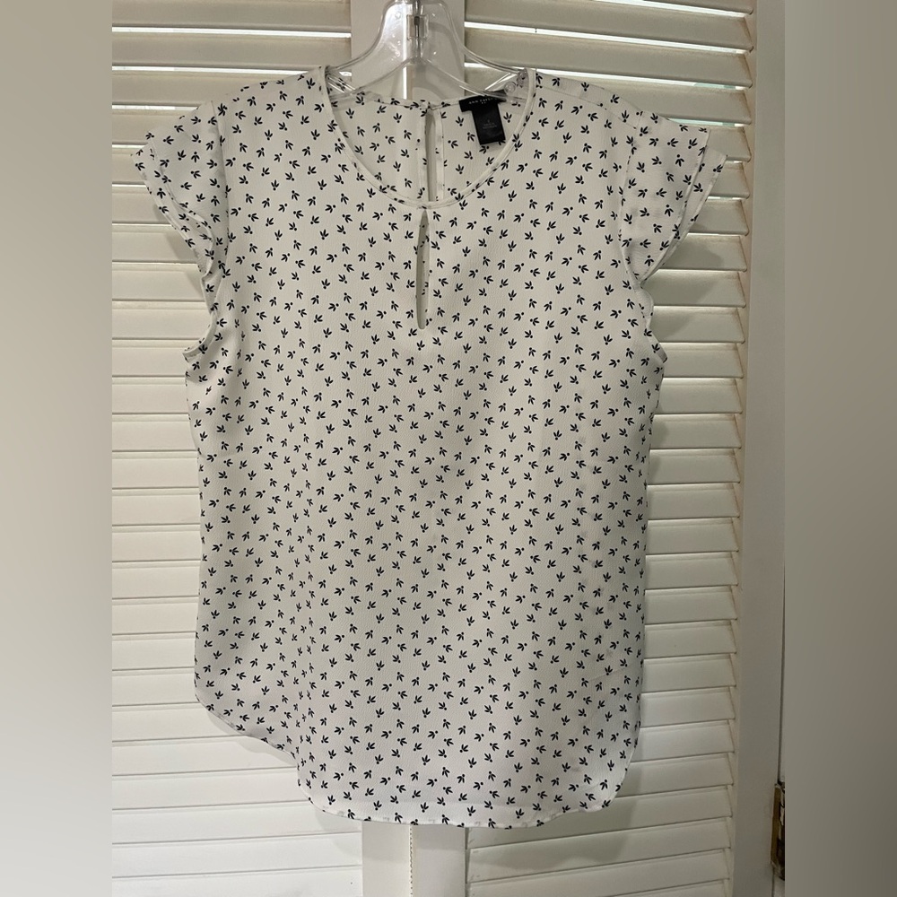 Ann Taylor white and black blouse